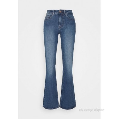 PIECES Tall PCPEGGY  Flared Jeans medium blue denim/blue denim 
